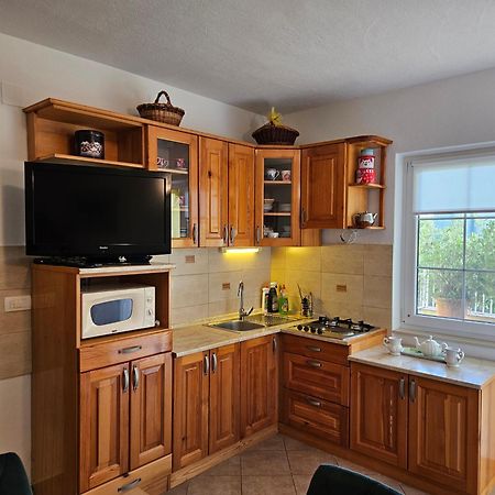 Apartmani Natasa Lokva Rogoznica Exteriör bild