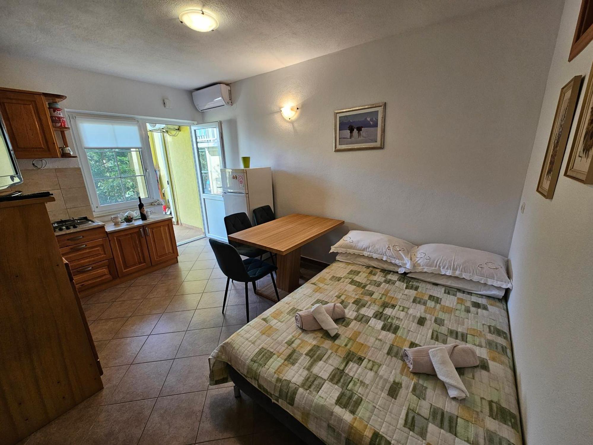 Apartmani Natasa Lokva Rogoznica Exteriör bild