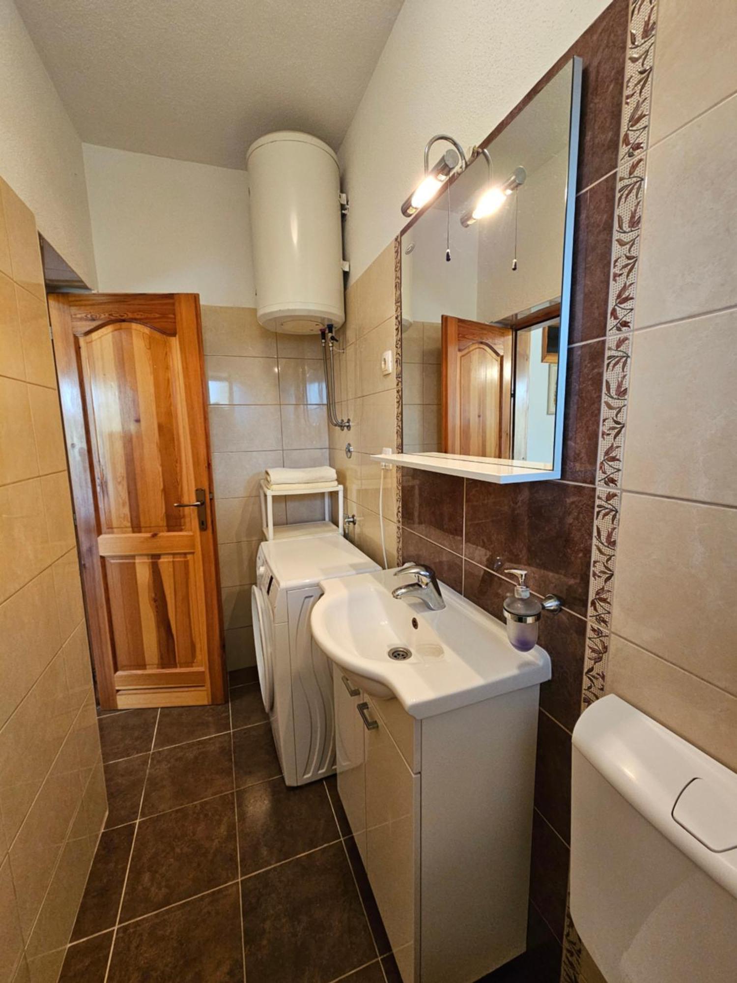 Apartmani Natasa Lokva Rogoznica Exteriör bild
